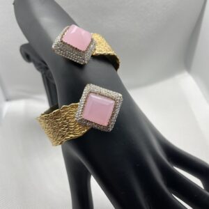 pink-cats-eye-bracelet